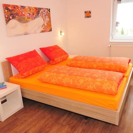 Fewo Samanta Schmider- Auch Kurzfristig Ep Karten Garantiert! Apartman Rust Szoba fotó