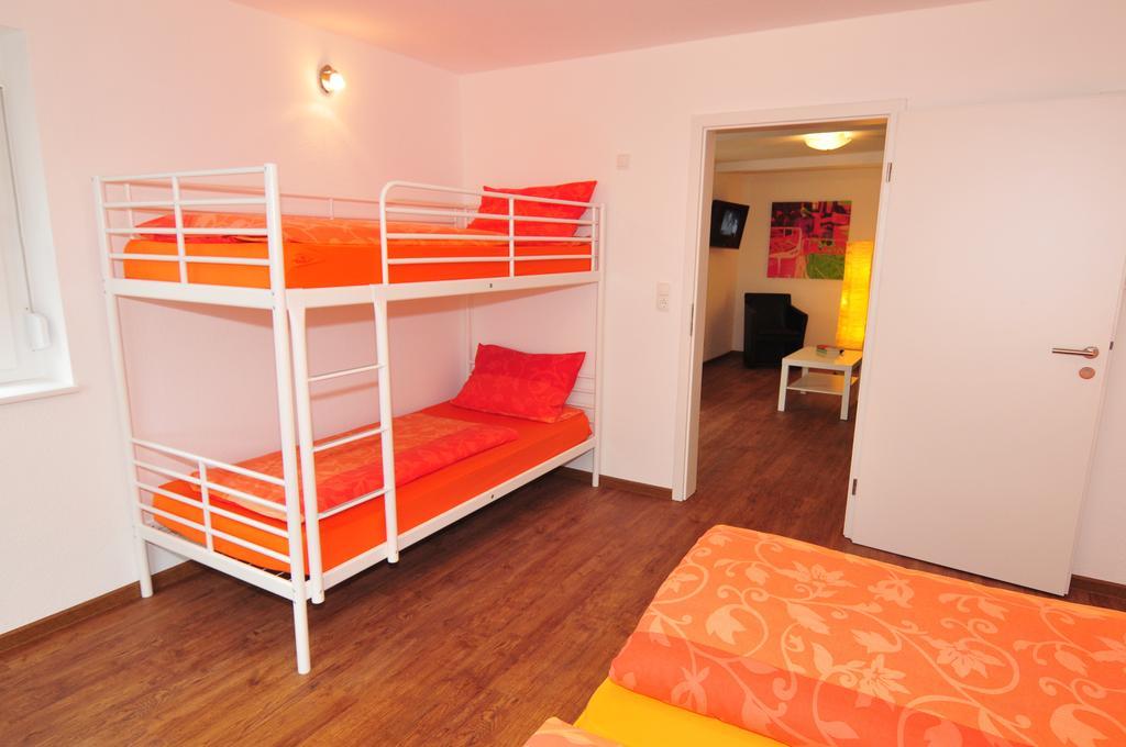 Fewo Samanta Schmider- Auch Kurzfristig Ep Karten Garantiert! Apartman Rust Szoba fotó