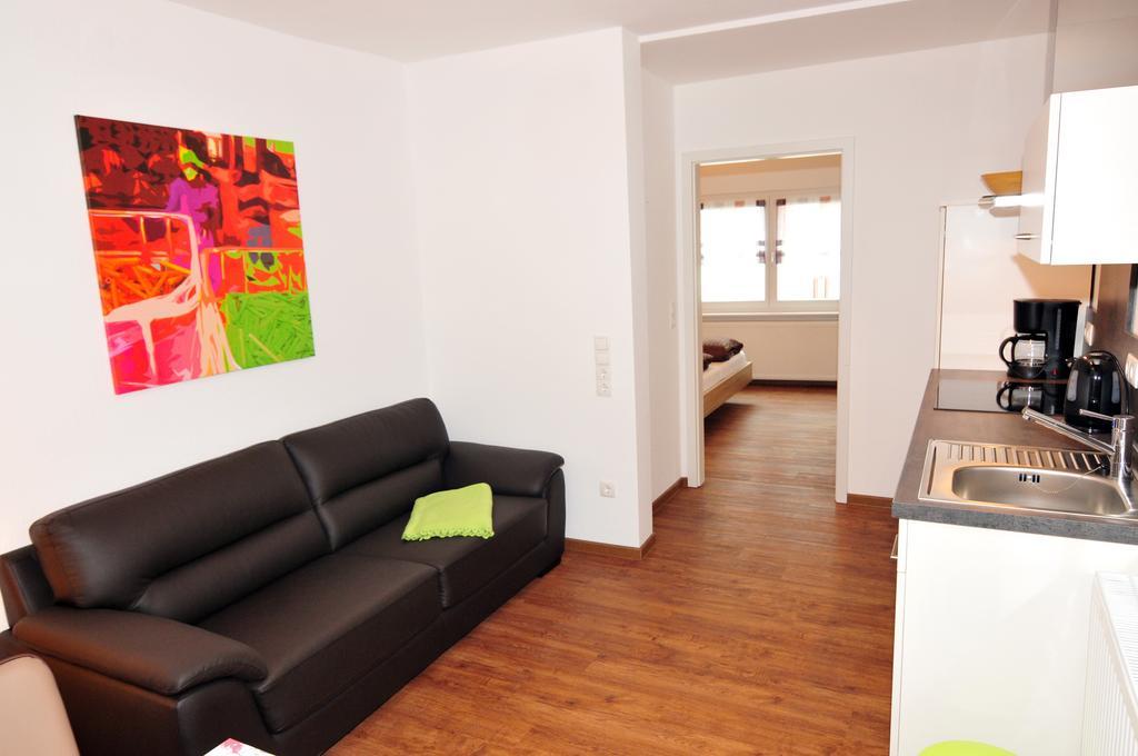 Fewo Samanta Schmider- Auch Kurzfristig Ep Karten Garantiert! Apartman Rust Szoba fotó
