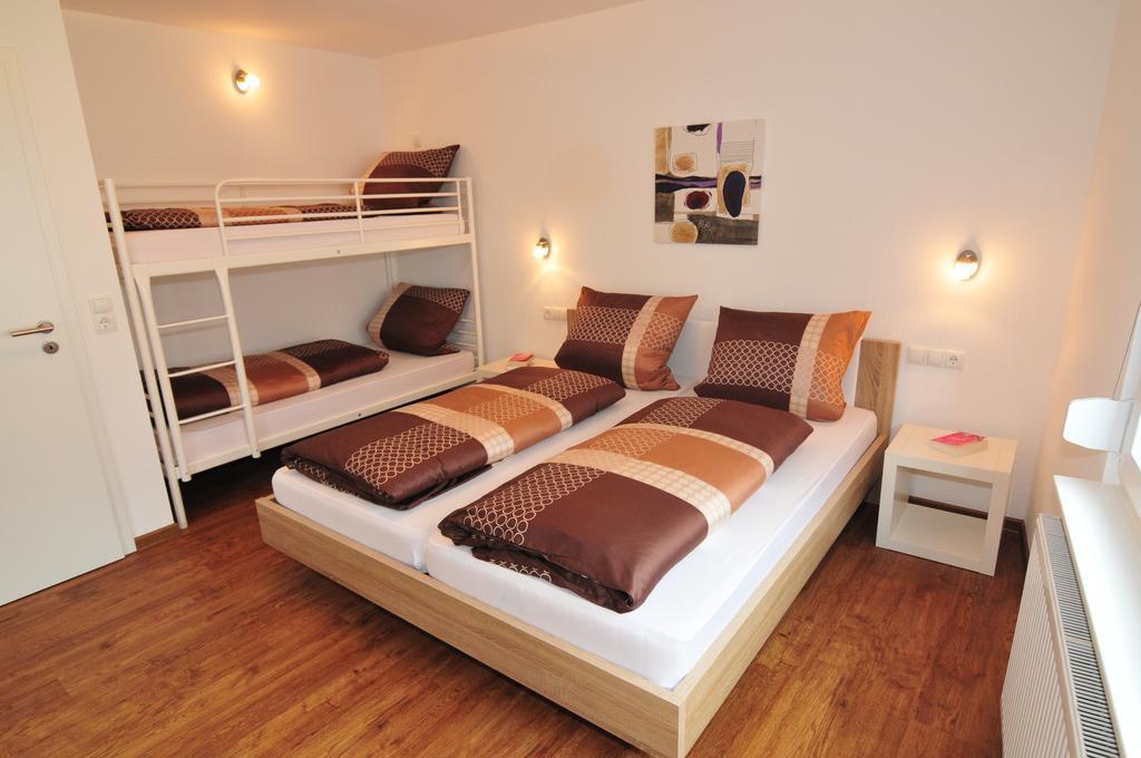 Fewo Samanta Schmider- Auch Kurzfristig Ep Karten Garantiert! Apartman Rust Szoba fotó