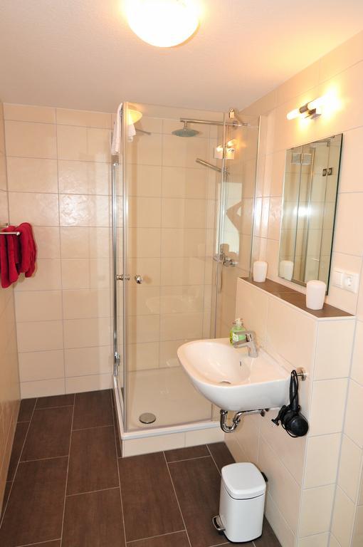 Fewo Samanta Schmider- Auch Kurzfristig Ep Karten Garantiert! Apartman Rust Szoba fotó