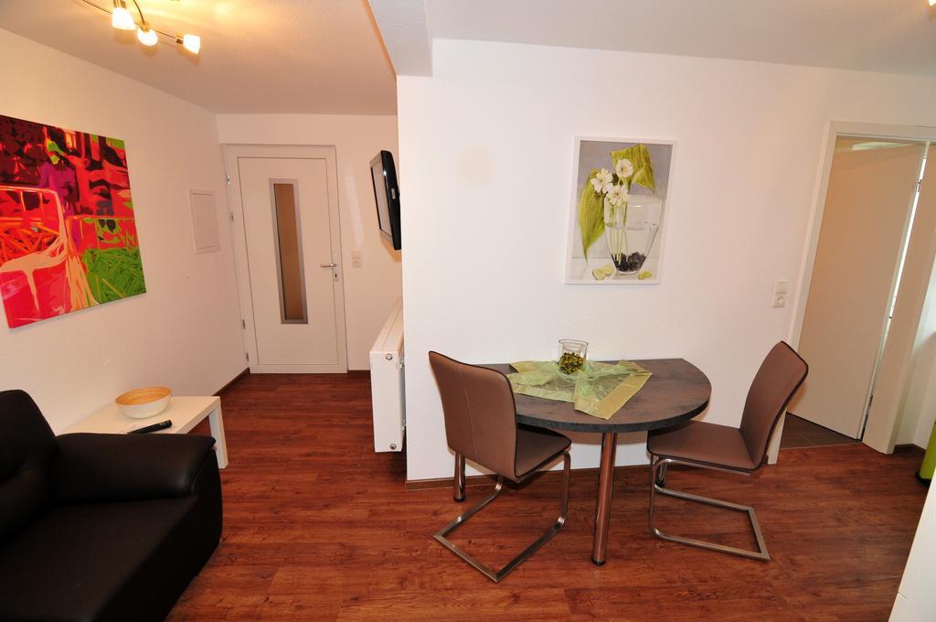 Fewo Samanta Schmider- Auch Kurzfristig Ep Karten Garantiert! Apartman Rust Szoba fotó