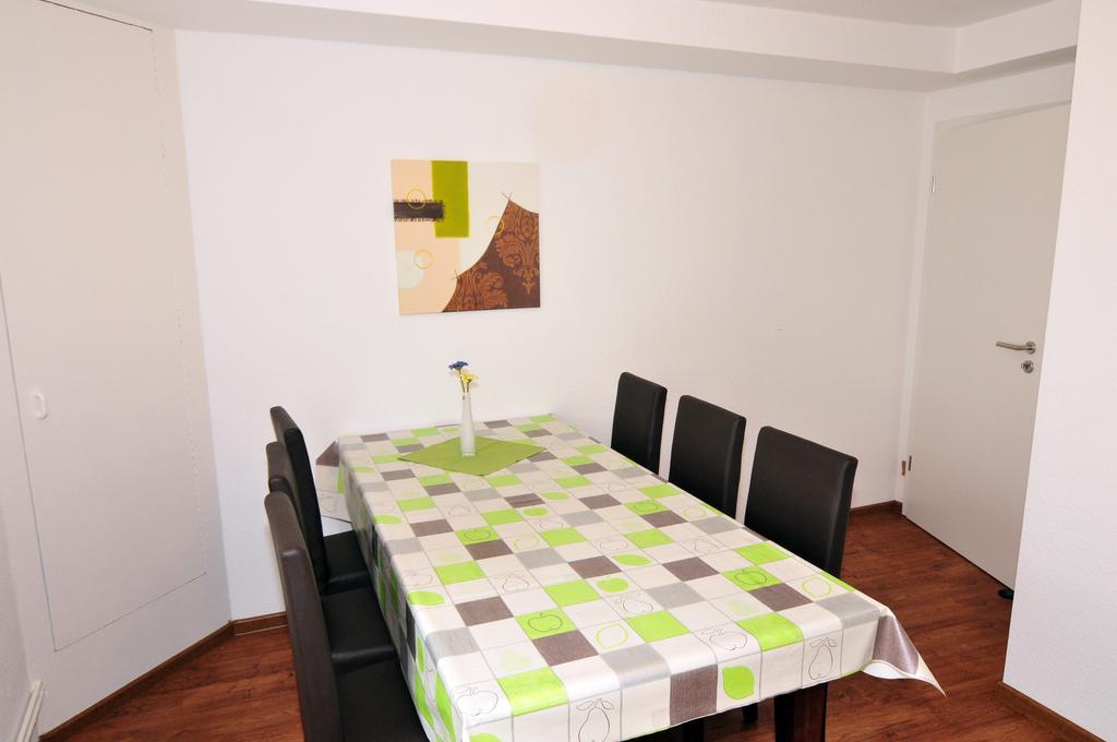 Fewo Samanta Schmider- Auch Kurzfristig Ep Karten Garantiert! Apartman Rust Szoba fotó