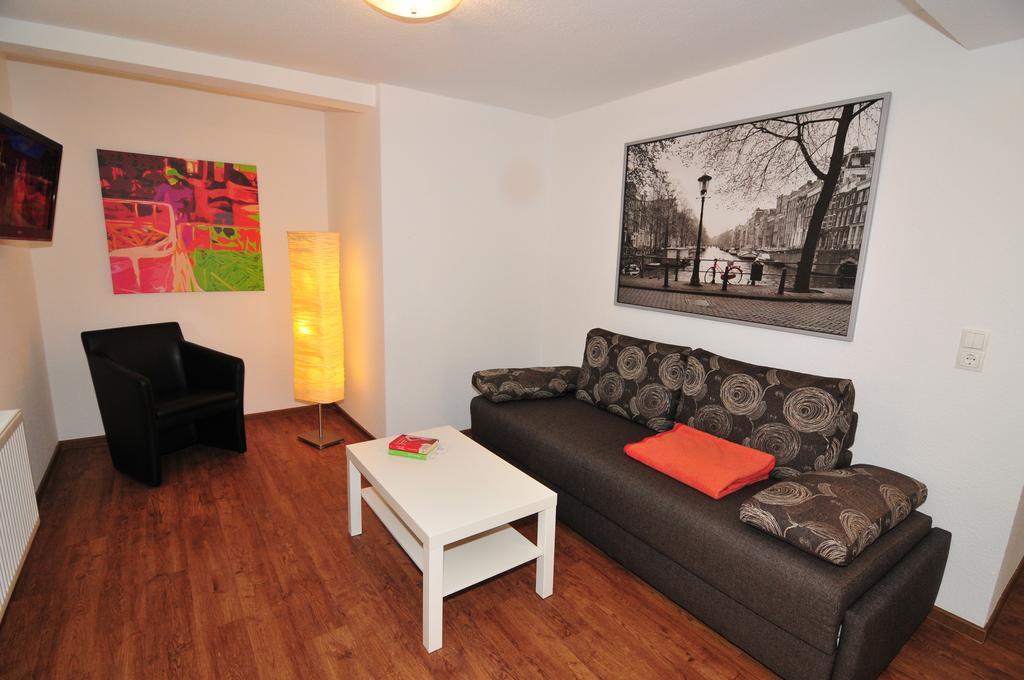 Fewo Samanta Schmider- Auch Kurzfristig Ep Karten Garantiert! Apartman Rust Szoba fotó