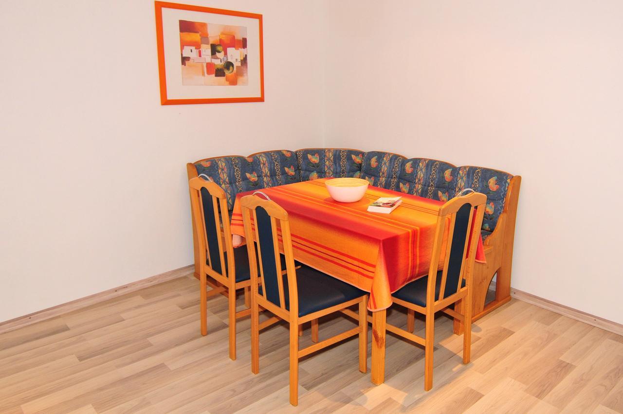 Fewo Samanta Schmider- Auch Kurzfristig Ep Karten Garantiert! Apartman Rust Szoba fotó